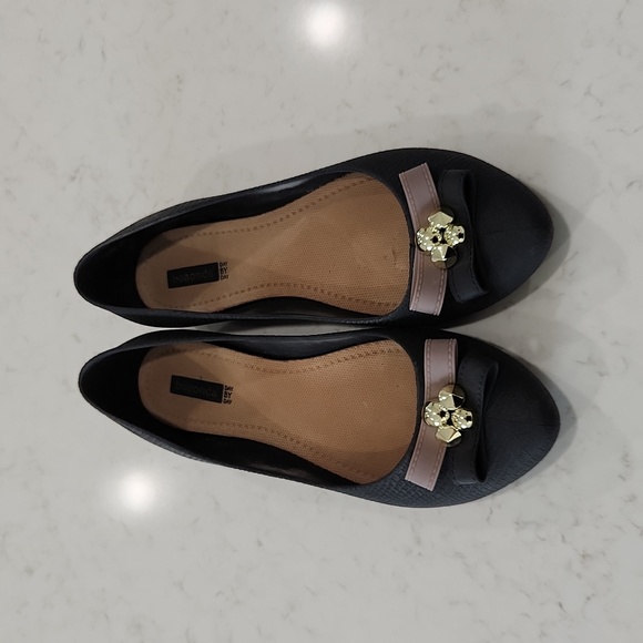 Black Flats Size 9 - Picture 1 of 4